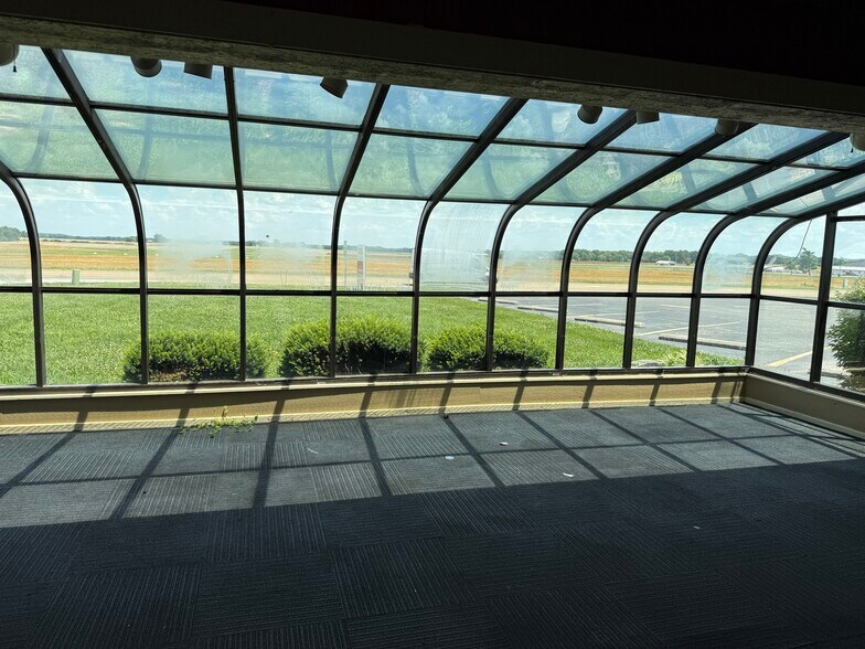 More Photos Of 1801 N Market St, Sparta Restaurant For Sale