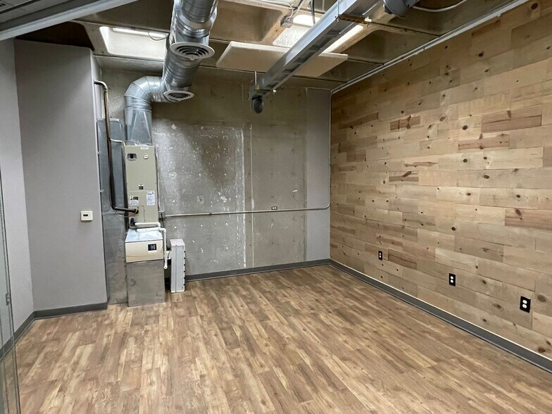 More Photos Of 2811 E Evergreen Blvd, Vancouver Office For Lease