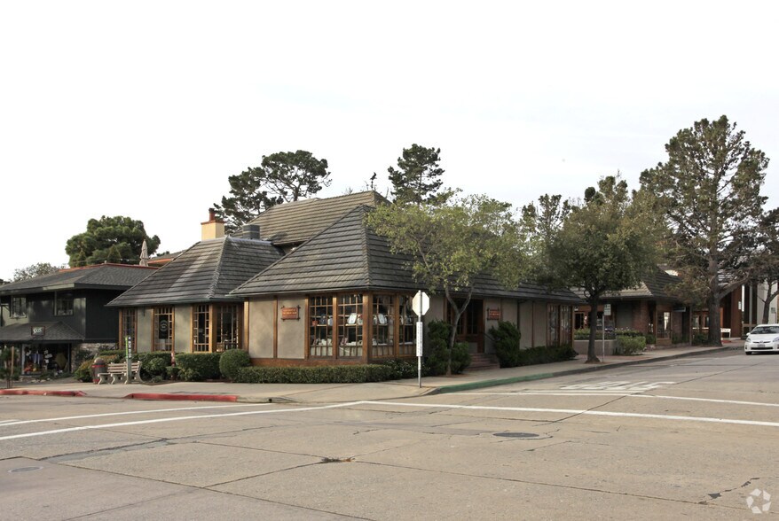 More Photos Of San Carlos St, Carmel Storefront Retail Office For Lease