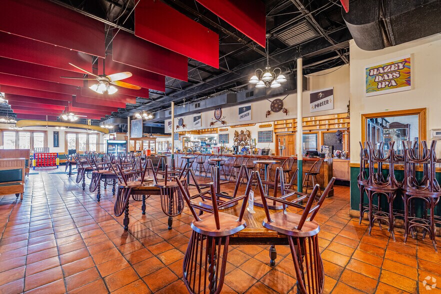 More Photos Of 321 W 7th St, Richmond Restaurant For Sale