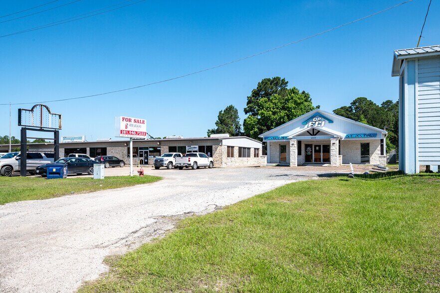 More Photos Of 14310 US-190, Onalaska General Retail For Sale
