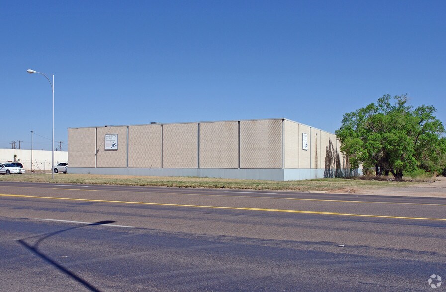 More Photos Of 520 34th St, Lubbock Warehouse For Lease