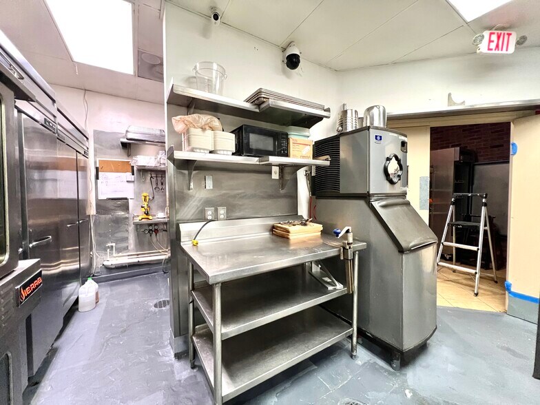 More Photos Of 223 Valencia Ave, Coral Gables Restaurant For Sale