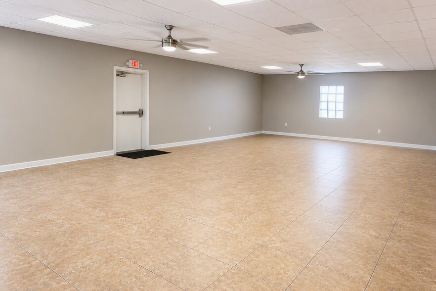 More Photos Of 25210 Richards Rd, Spring Loft Creative Space For Lease