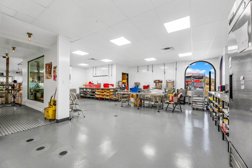More Photos Of 702 W Dunlap Ave, Phoenix Office For Sale