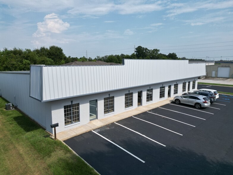 More Photos Of 26064 Capitol Dr, Daphne Showroom For Lease