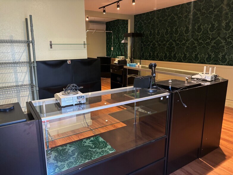 More Photos Of 15350 NE Sandy Blvd, Portland Office Residential For Sale