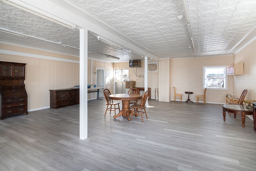 More Photos Of 388 Child St, Warren Freestanding For Sale