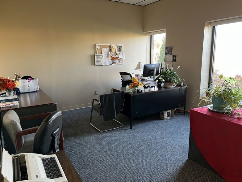 More Photos Of 31 Business Park Dr, Branford Light Manufacturing For Lease