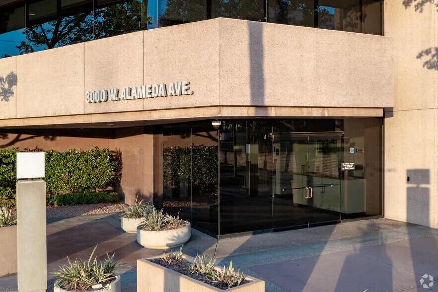 More Photos Of 3000 W Alameda Ave, Burbank Movie Radio TVStudio For Lease