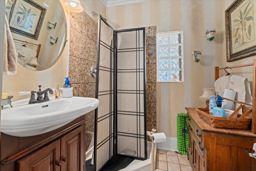 More Photos Of 1322 Versailles Rd, Lexington Freestanding For Sale