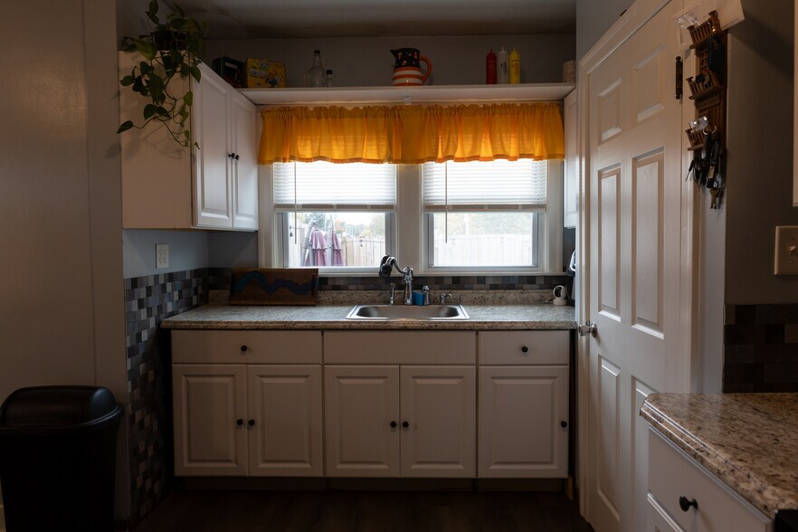 More Photos Of 2800 NY-49, West Monroe Auto Repair For Sale