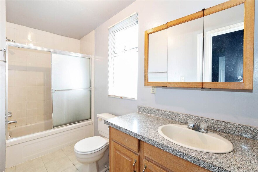 More Photos Of 1985 Pitt River Rd, Port Coquitlam General Retail For Sale