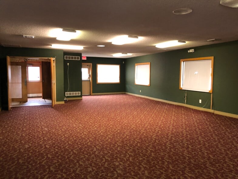 More Photos Of 3535 S Main St, Elkhart Restaurant For Sale