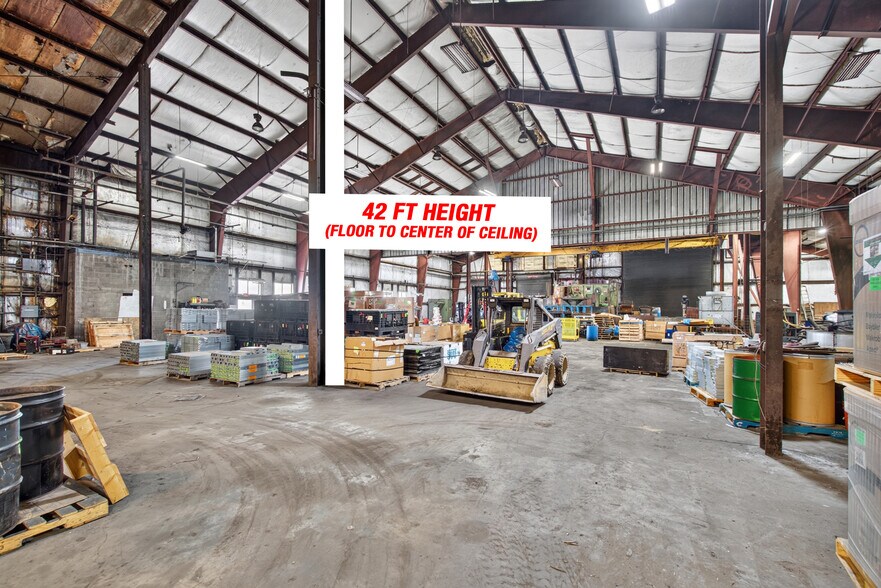 More Photos Of 211 Mill St, Springport Light Distribution For Sale