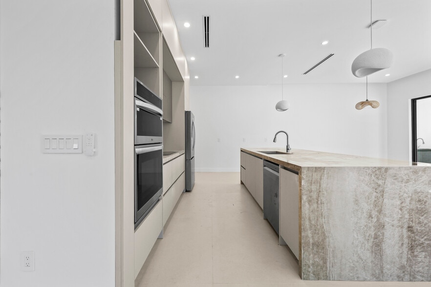 More Photos Of 1321 NE 13th Ave, Fort Lauderdale Multifamily For Sale