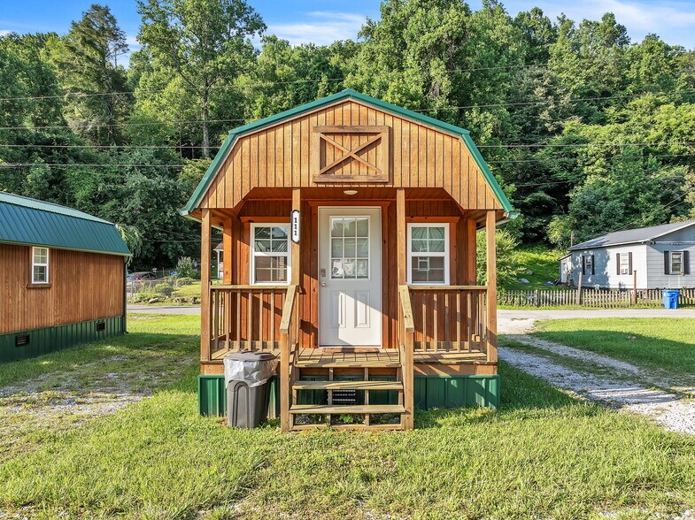 More Photos Of 349 Willow Ln, Rocky Top Specialty For Sale