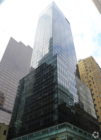 More Photos Of 540 Madison Ave, New York Coworking Space