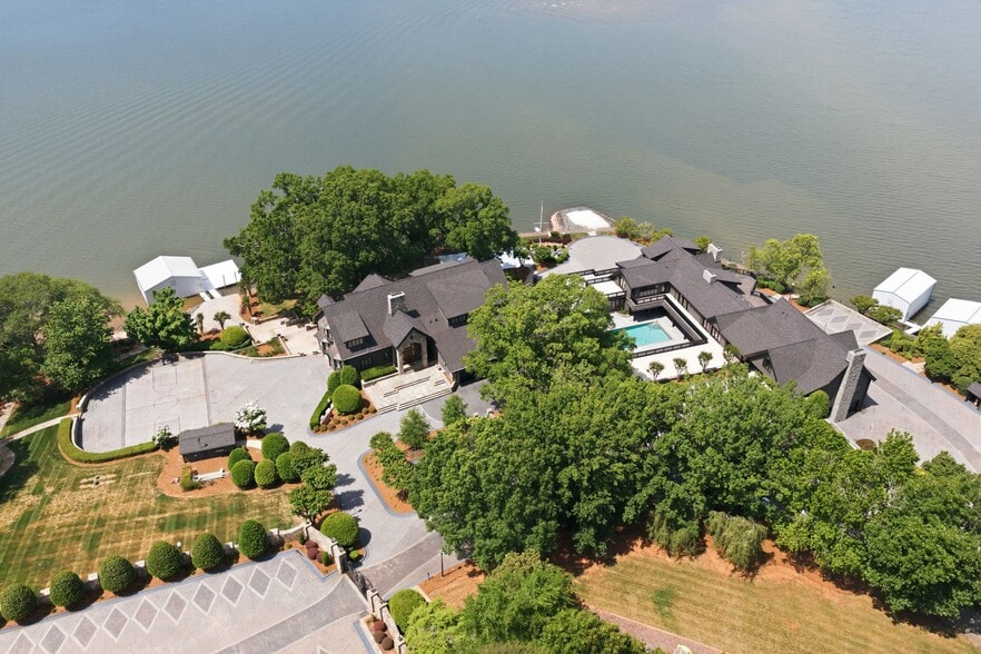 More Photos Of 9715 Nine Eagles Ln, Charlotte Specialty For Sale