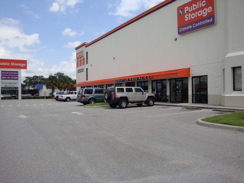 More Photos Of 653 Maguire Blvd, Orlando Self Storage For Lease