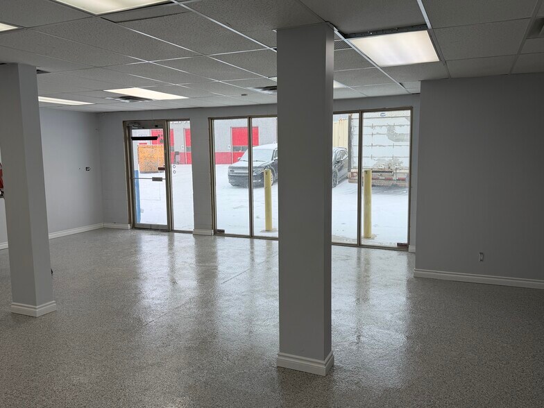 More Photos Of 129 Seneca Rd, Sherwood Park Flex For Lease