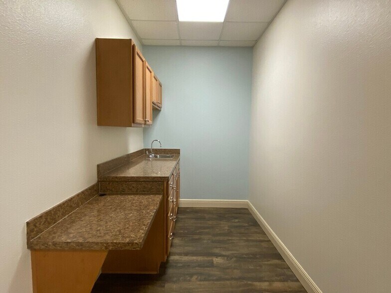 More Photos Of 733 & 737 County Road 466, Lady Lake Medical For Sale
