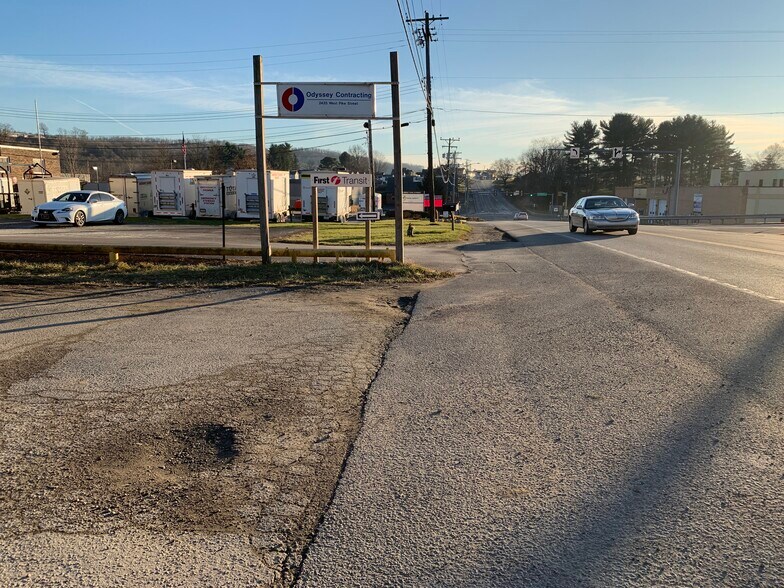 More Photos Of 2435 W Pike St, Houston Distribution For Sale