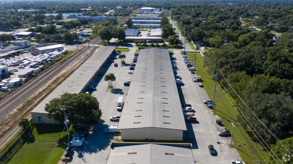 More Photos Of 101-191 Drennen Rd, Orlando Light Distribution For Lease