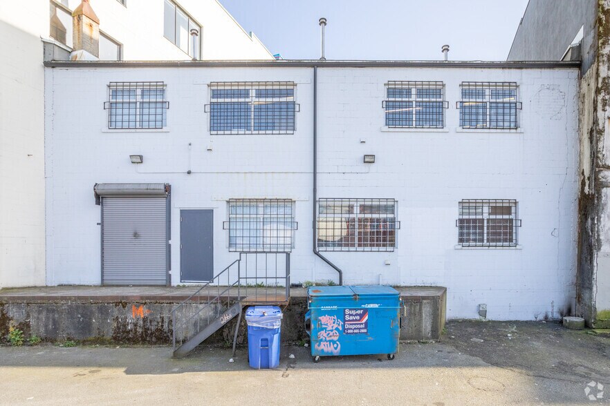 More Photos Of 381 Railway St, Vancouver Warehouse For Lease