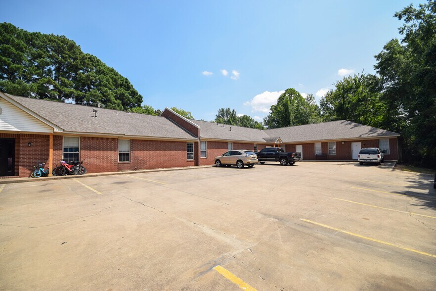 More Photos Of 1839 Tyler St, Conway Apartments For Sale