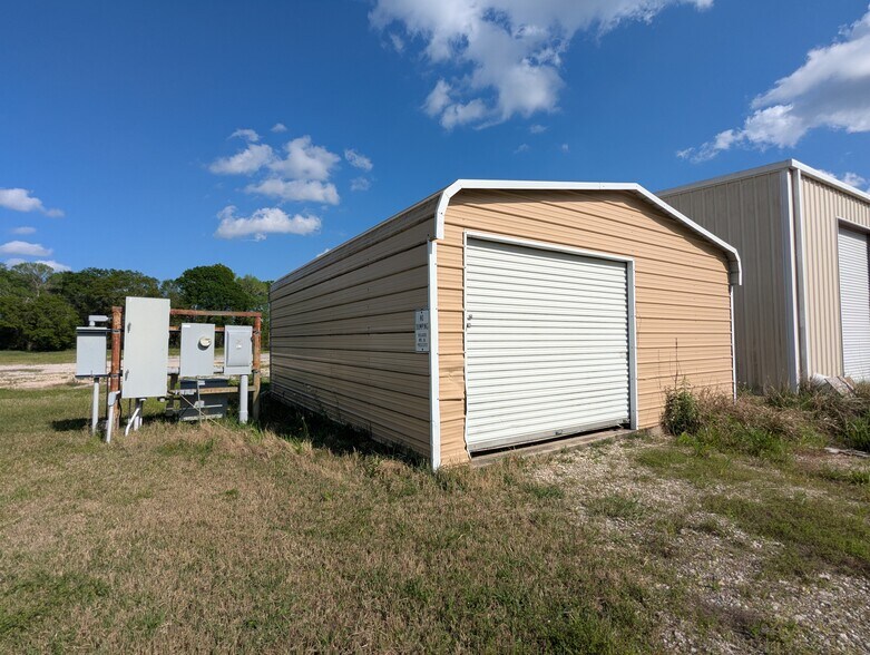 More Photos Of 16595 IH-10, Vidor Truck Terminal For Sale