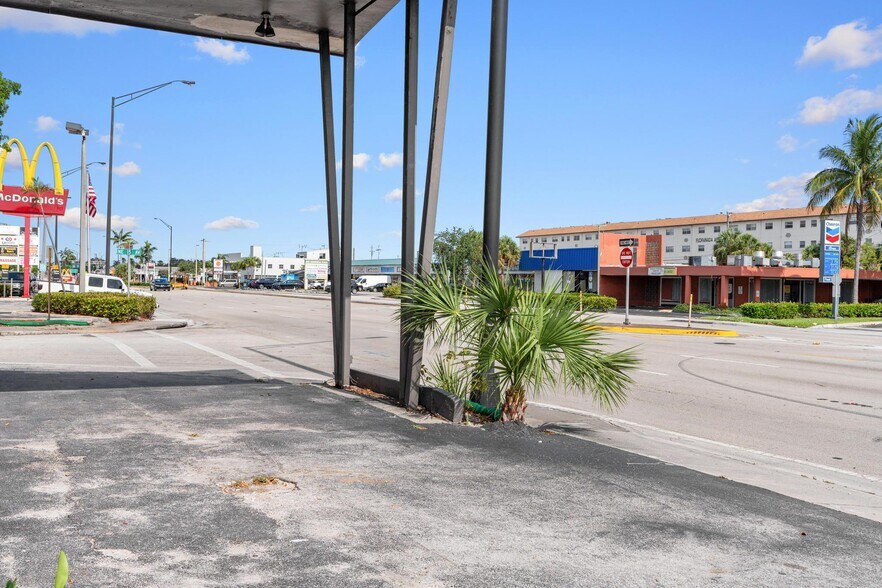 More Photos Of 1500 E Commercial Blvd, Fort Lauderdale Freestanding For Sale