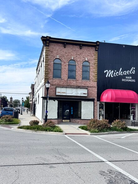 Primary Photo Of 20 W Side Sq, Macomb General Retail For Sale