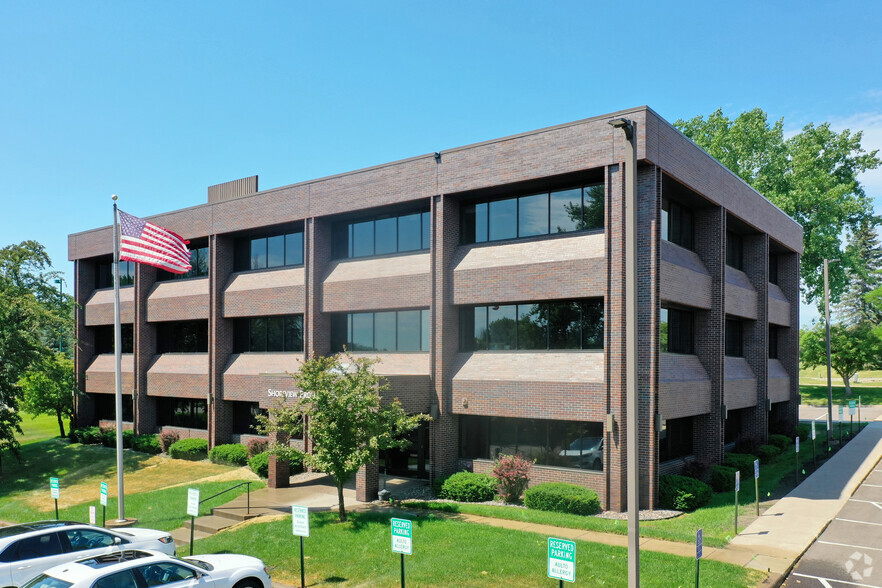 Primary Photo Of 4570 Churchill St, Shoreview Office For Lease