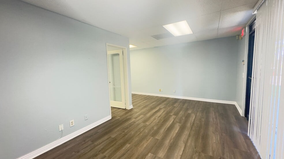 More Photos Of 1100-1160 E Route 66, Glendora Office For Lease