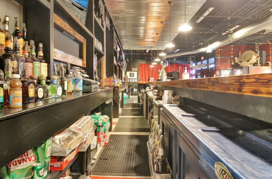 More Photos Of 7716 N Main St, Jonesboro Freestanding For Sale