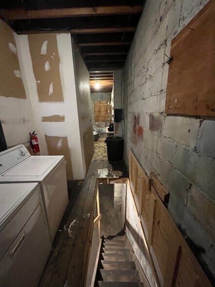 More Photos Of 721 Caroline St, Fredericksburg Storefront For Lease