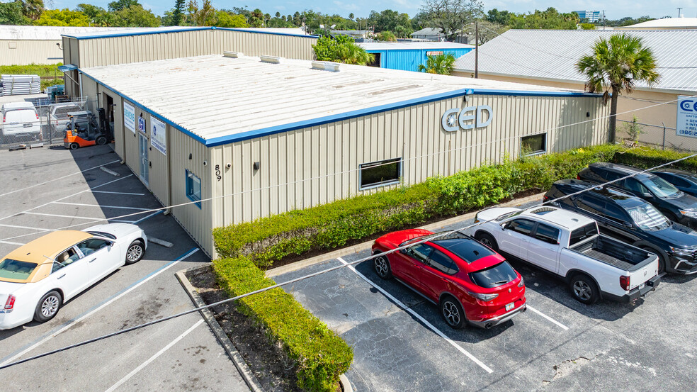 More Photos Of 809 Swift St, Daytona Beach Warehouse For Lease