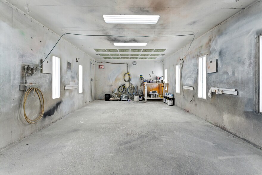 More Photos Of 115 Industrial Dr, Northampton Warehouse For Sale