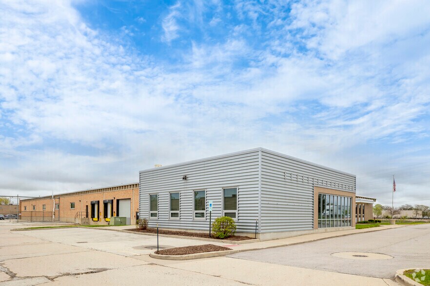 Primary Photo Of 350 E Howard Ave, Des Plaines Warehouse For Lease
