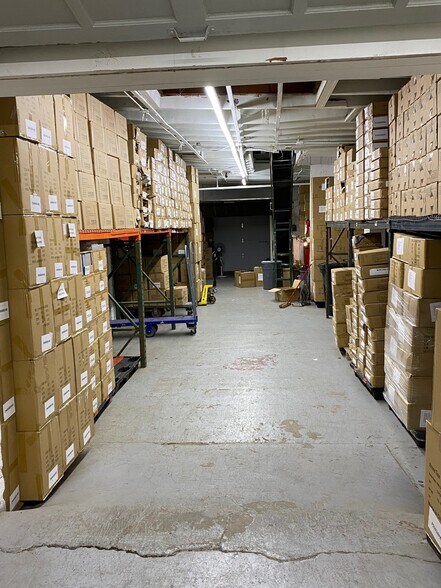 More Photos Of 413 Florence Ave, Hillside Warehouse For Lease