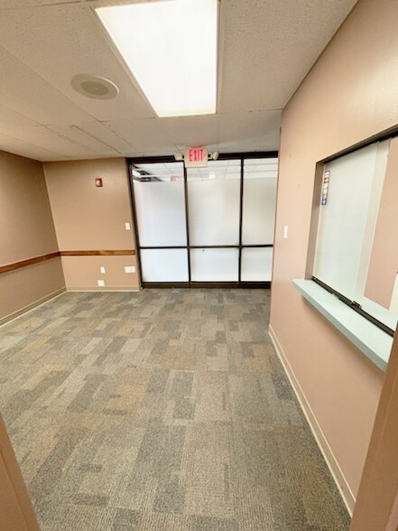 More Photos Of 6789 Ridge Rd, Parma Medical For Lease