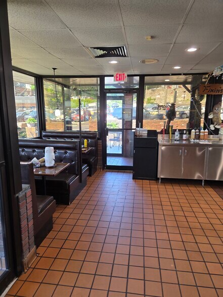 More Photos Of 572 Watertown Ave, Waterbury Restaurant For Sale