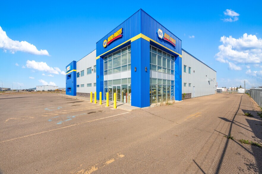 More Photos Of 5267 67 Av, Lloydminster Warehouse For Sale