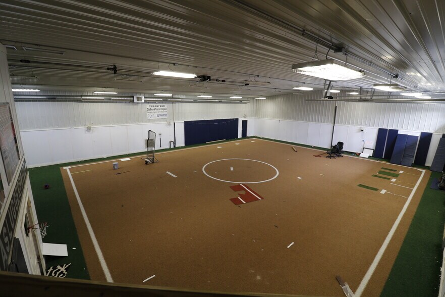 More Photos Of 1223 E Sciota Ave, Peoria Heights Industrial For Lease
