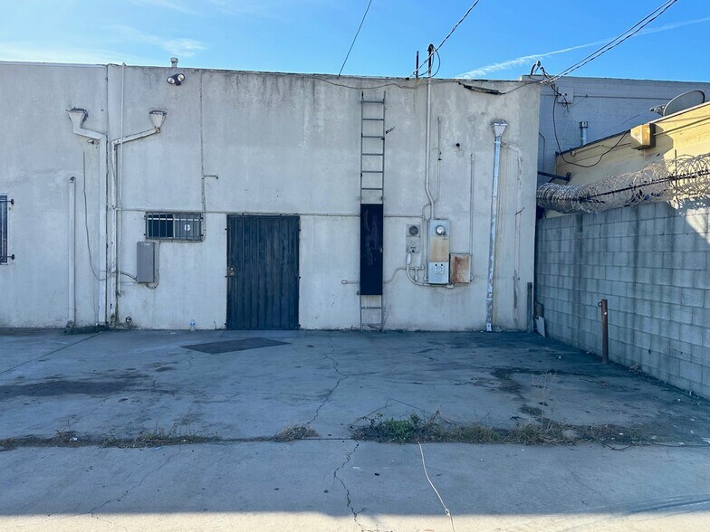 More Photos Of 2047 W Manchester Ave, Los Angeles Medical For Sale