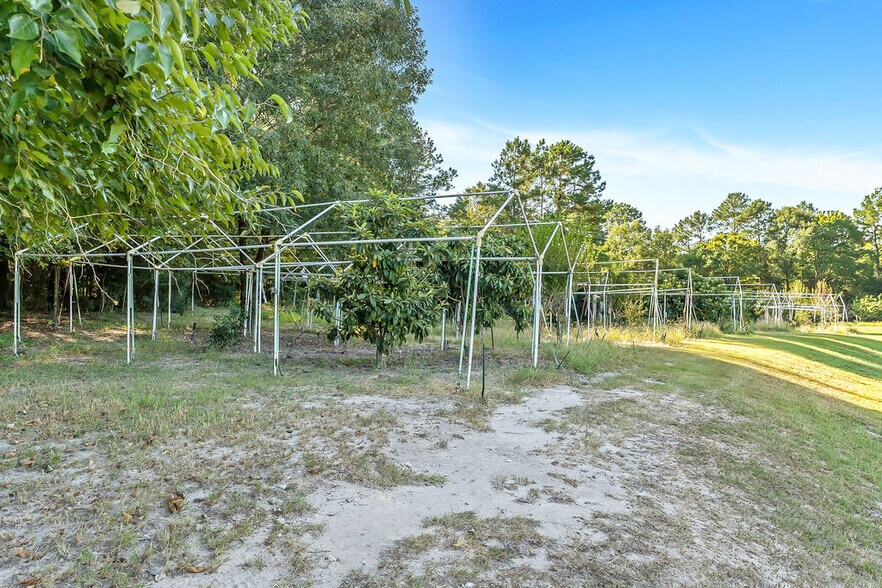 More Photos Of 43 Pool Rd, Richards Specialty For Sale
