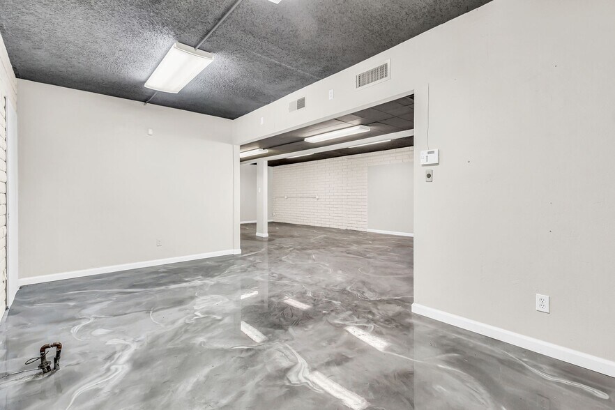 More Photos Of 78 W Ray Rd, Chandler Convenience Store For Lease