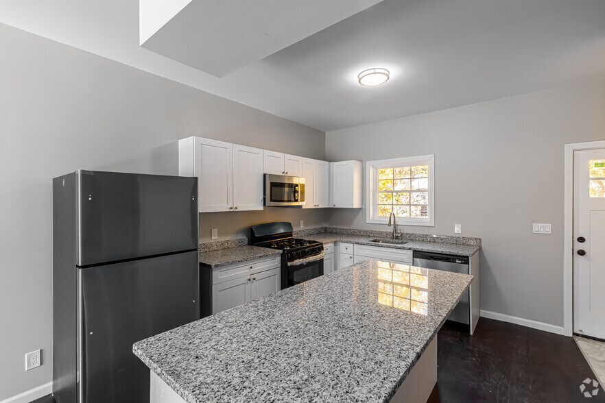 More Photos Of 31-1 Lillian Dr, Manchester Apartments For Sale