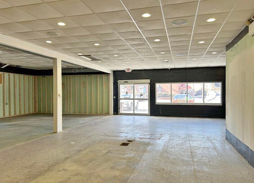 More Photos Of 311 S Blakely St, Scranton General Retail For Sale